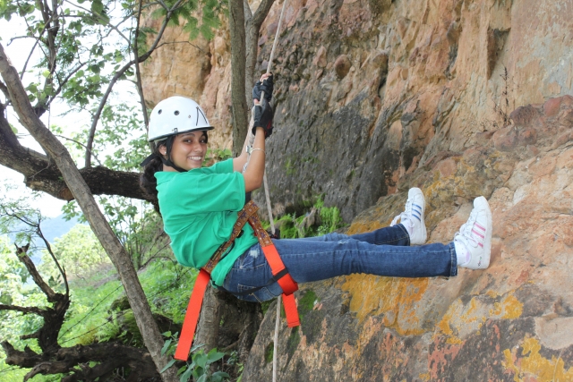 Aprende técnicas de escalada y rappel
